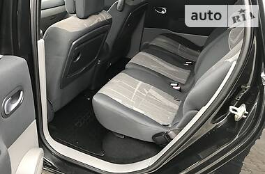 Хетчбек Renault Scenic 2004 в 