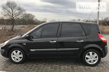 Хетчбек Renault Scenic 2004 в 