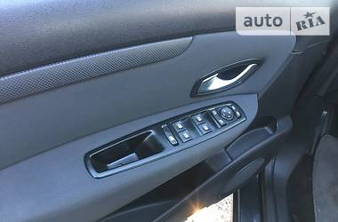 Хэтчбек Renault Scenic 2010 в 