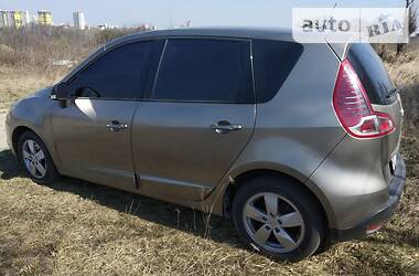 Мінівен Renault Scenic 2011 в 