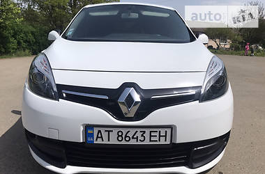 Хетчбек Renault Scenic 2012 в 