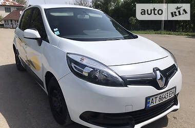 Хетчбек Renault Scenic 2012 в 