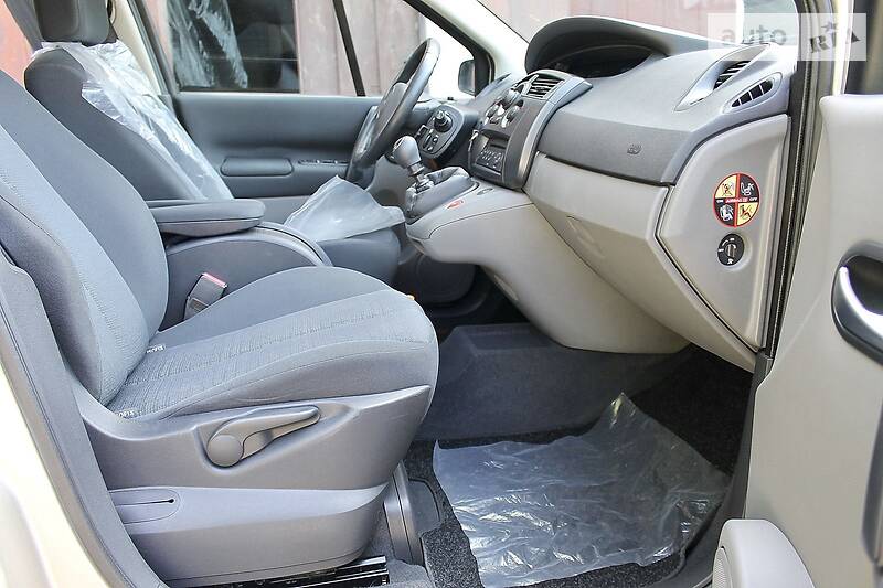 Мінівен Renault Scenic 2006 в Бурштині