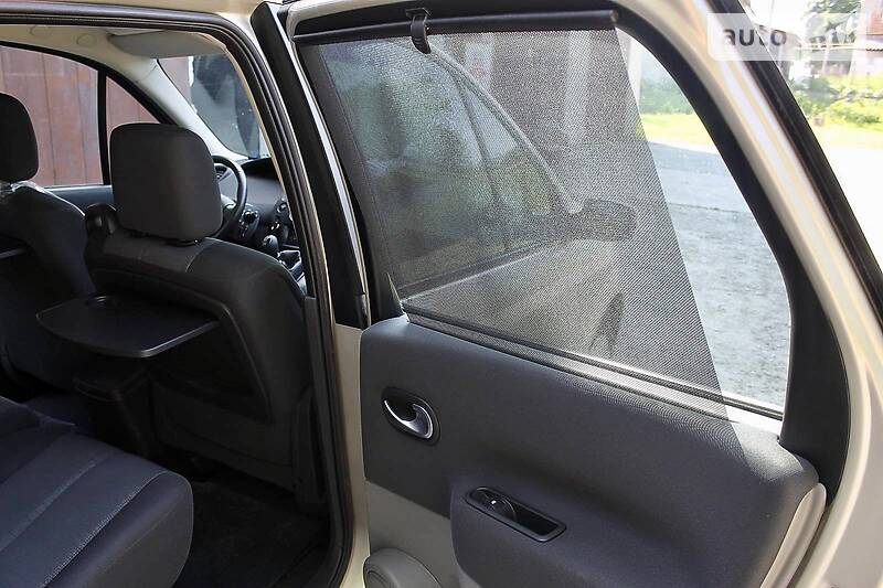 Мінівен Renault Scenic 2006 в Бурштині