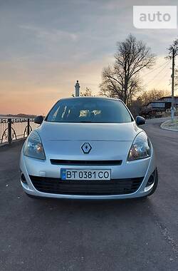 Универсал Renault Scenic 2010 в Новой Каховке