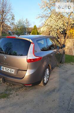 Минивэн Renault Scenic 2011 в Могилев-Подольске