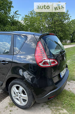 Минивэн Renault Scenic 2010 в Кременце