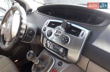 Минивэн Renault Scenic 2004 в 