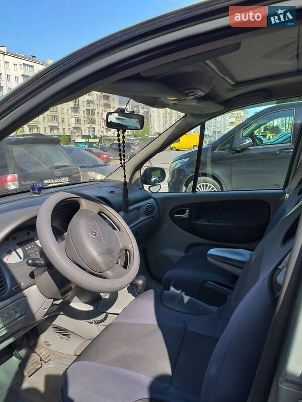 Мінівен Renault Scenic 2004 в Києві