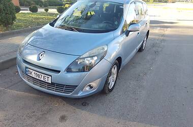 Минивэн Renault Scenic 2010 в Млинове