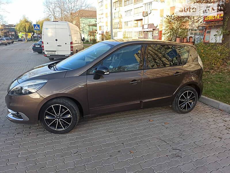 Минивэн Renault Scenic 2012 в Дрогобыче