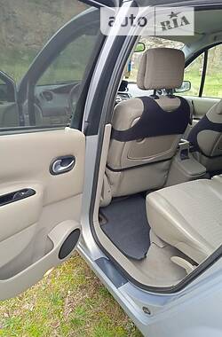 Минивэн Renault Scenic 2004 в 