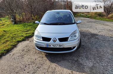 Минивэн Renault Scenic 2008 в Млинове