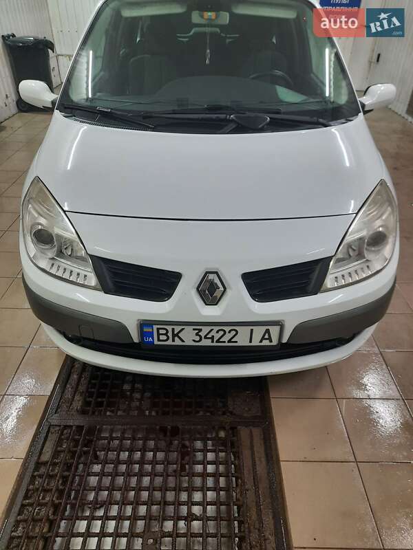 Минивэн Renault Scenic 2007 в Лохвице