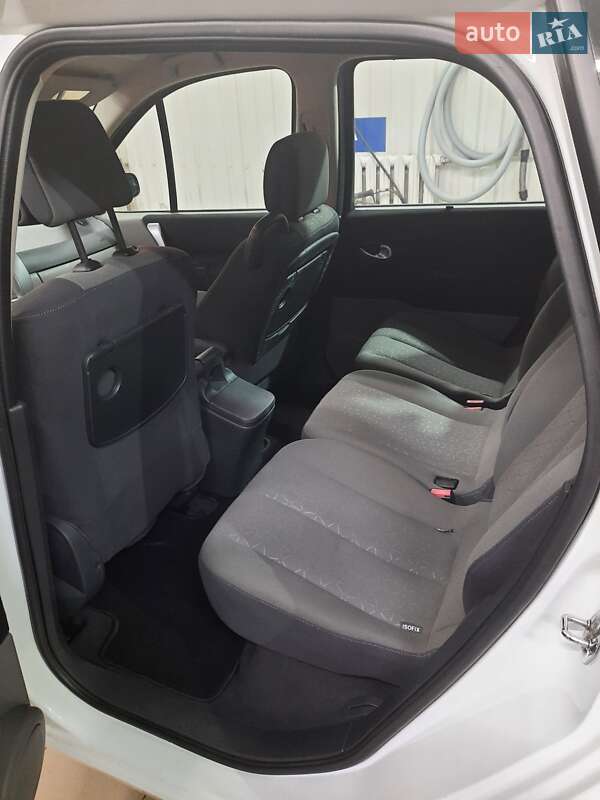 Минивэн Renault Scenic 2007 в Лохвице