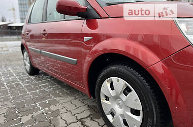 Минивэн Renault Scenic 2006 в 