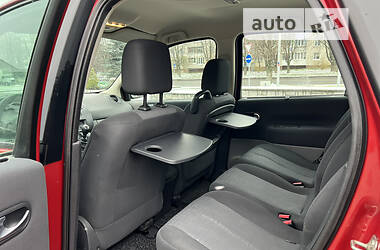 Минивэн Renault Scenic 2006 в 