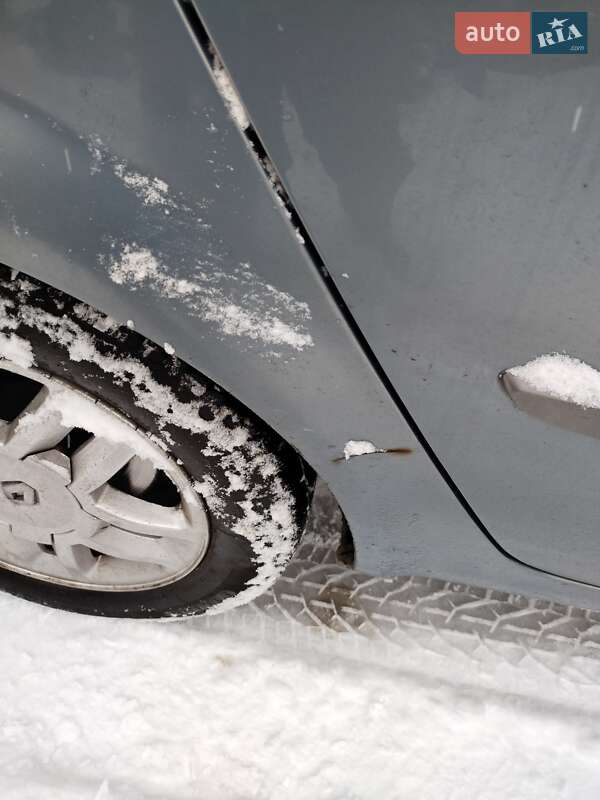 Мінівен Renault Scenic 2005 в Ірпені