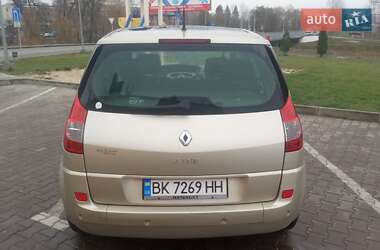 Минивэн Renault Scenic 2009 в 