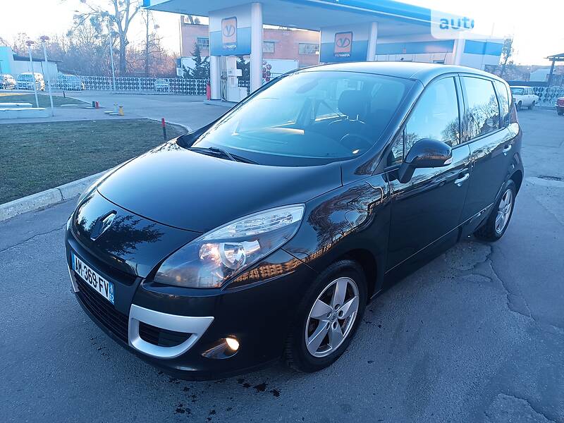 Мінівен Renault Scenic 2010 в Лубнах