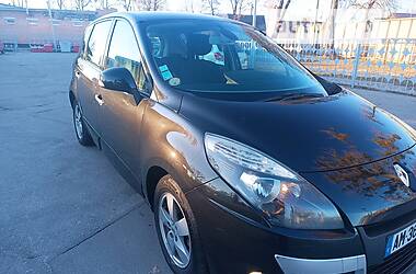 Мінівен Renault Scenic 2010 в Лубнах