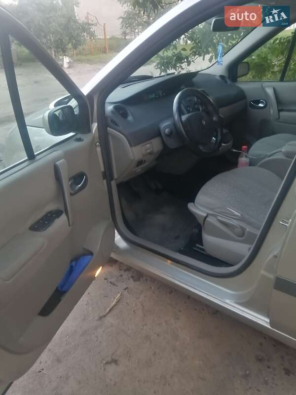 Минивэн Renault Scenic 2006 в Вознесенске