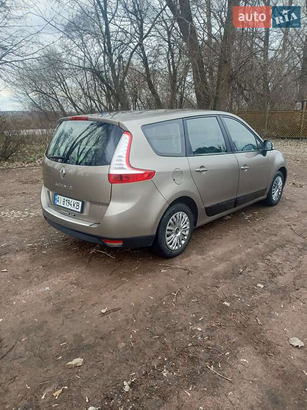 Минивэн Renault Scenic 2011 в Киеве
