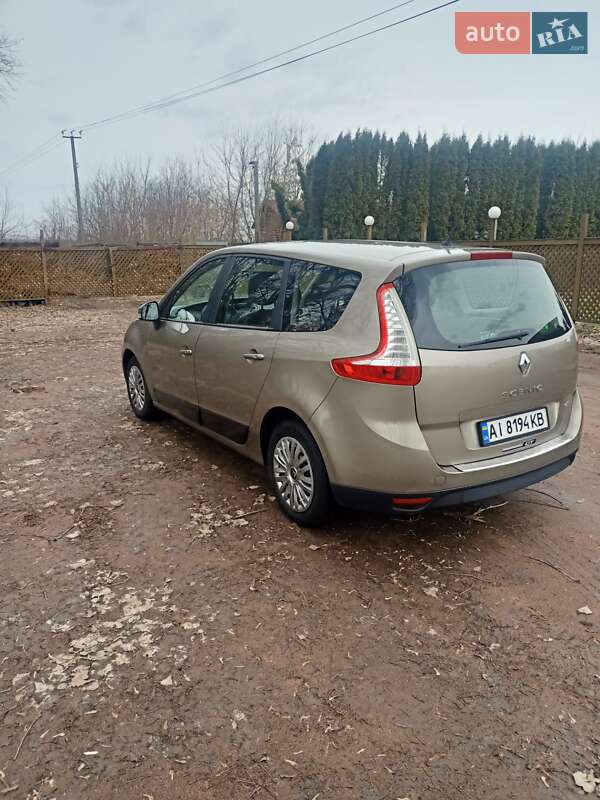 Минивэн Renault Scenic 2011 в Киеве