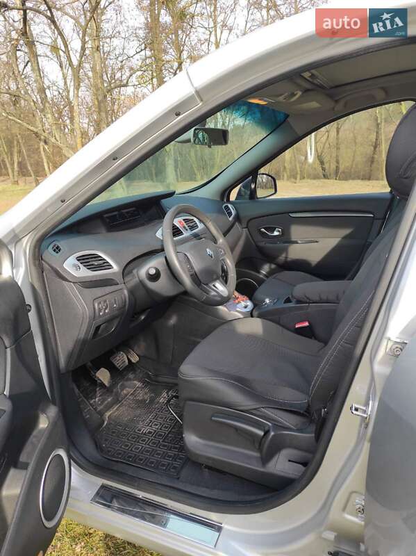 Минивэн Renault Scenic 2010 в Сарнах