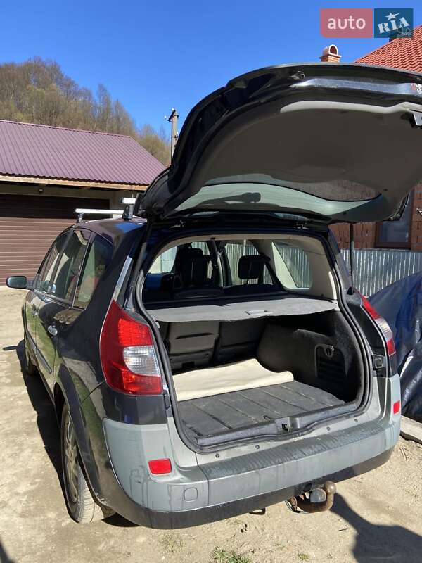 Минивэн Renault Scenic 2006 в Хусте