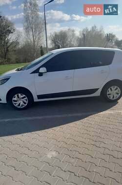 Минивэн Renault Scenic 2013 в 