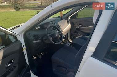 Минивэн Renault Scenic 2013 в 
