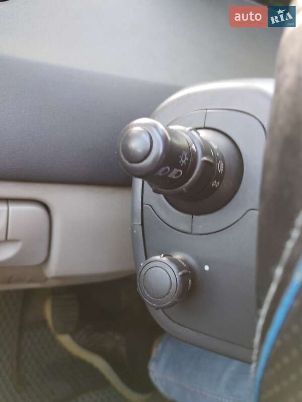 Минивэн Renault Scenic 2005 в Харькове