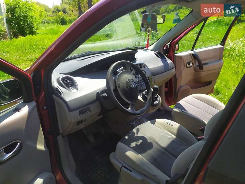 Мінівен Renault Scenic 2004 в Коломиї