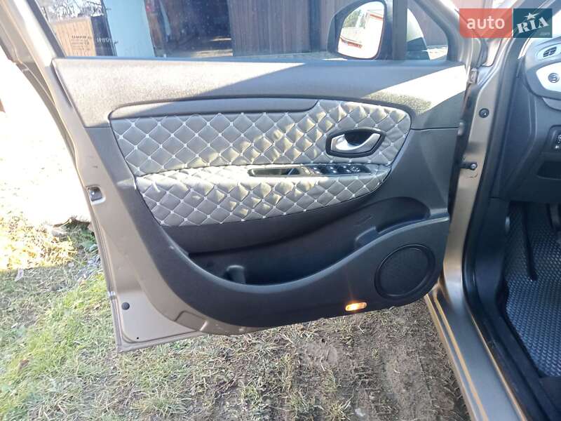 Минивэн Renault Scenic 2009 в Вижнице