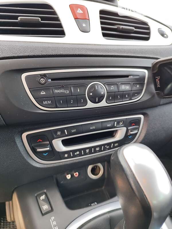 Мінівен Renault Scenic 2010 в Києві