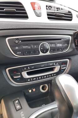 Минивэн Renault Scenic 2010 в 