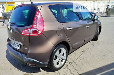Минивэн Renault Scenic 2010 в 