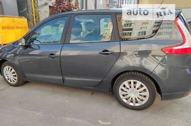 Мінівен Renault Scenic 2010 в 