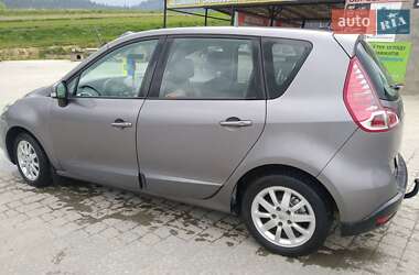 Минивэн Renault Scenic 2011 в 