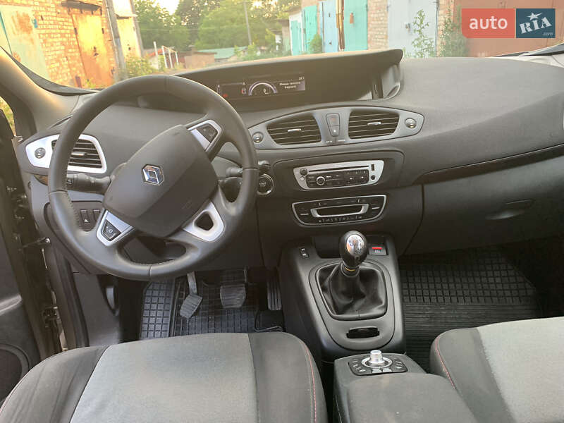Минивэн Renault Scenic 2012 в Звенигородке