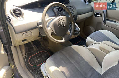 Минивэн Renault Scenic 2004 в 