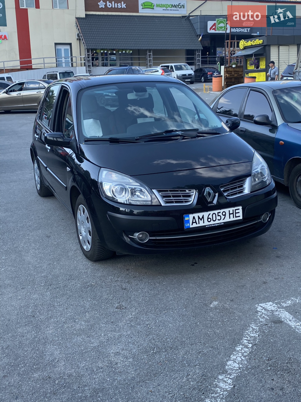 Renault Megane Scenic, 2008 р.в., 1,6 газ - бензин, машина обслужена і повністю на ходу, пригнана в серпні 2021 року тоді і було встановлено газ 4 покоління сімейне авто, було замінено щеплення, грм, ремінь генератора, масло в мкпп і в двигуні, тормозна система, стойки опорний підшипник і подушка, стойки стабілізатора, ричаги, рульова рейка нова, всі фільтра в тому числі і газові, саленблокі в подрамнику і задній балці, ходова повністю зроблена по максимуму, чохли сидінь та нові оригінальні поліки, кому цікаво дзвоніть розкажу детальніше, машинка варта уваги, багато було зроблено і вкладено багато коштів, продаж не терміновий, хто візьме не пожалкує, готова до любих поїздок, кому цікаво звоніть, будем говорити)