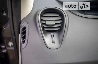 Минивэн Renault Scenic 2005 в 