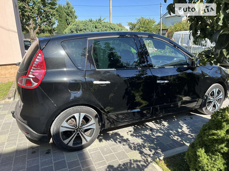 Мінівен Renault Scenic 2011 в Пустомитах
