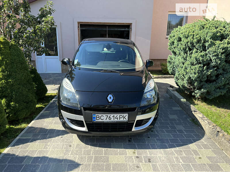 Мінівен Renault Scenic 2011 в Пустомитах