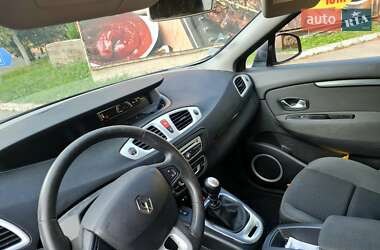 Минивэн Renault Scenic 2009 в 