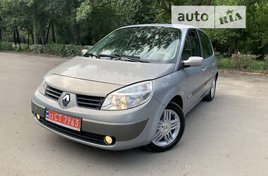 Минивэн Renault Scenic 2004 в 