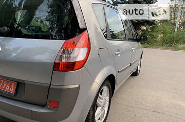 Минивэн Renault Scenic 2004 в 