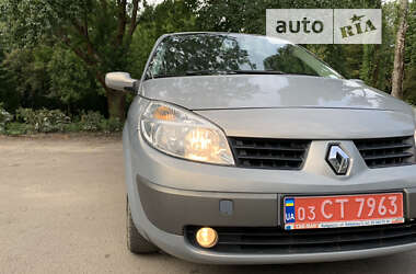 Минивэн Renault Scenic 2004 в 